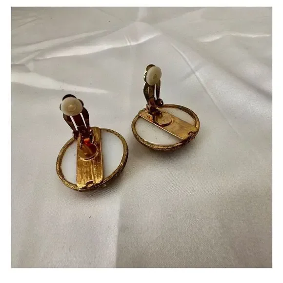 Gold tone and white circle clip on earrings - Picture 5 of 8